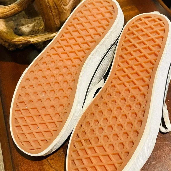 Vans Old Skool Classics Kids Sneakers Black and White Size 2Y - Picture 12 of 12